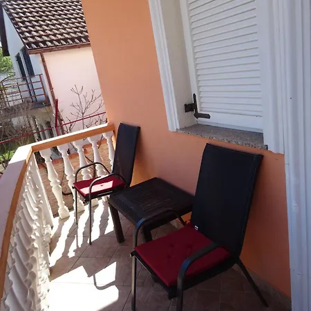 Guest House Laura Posedarje Exterior photo